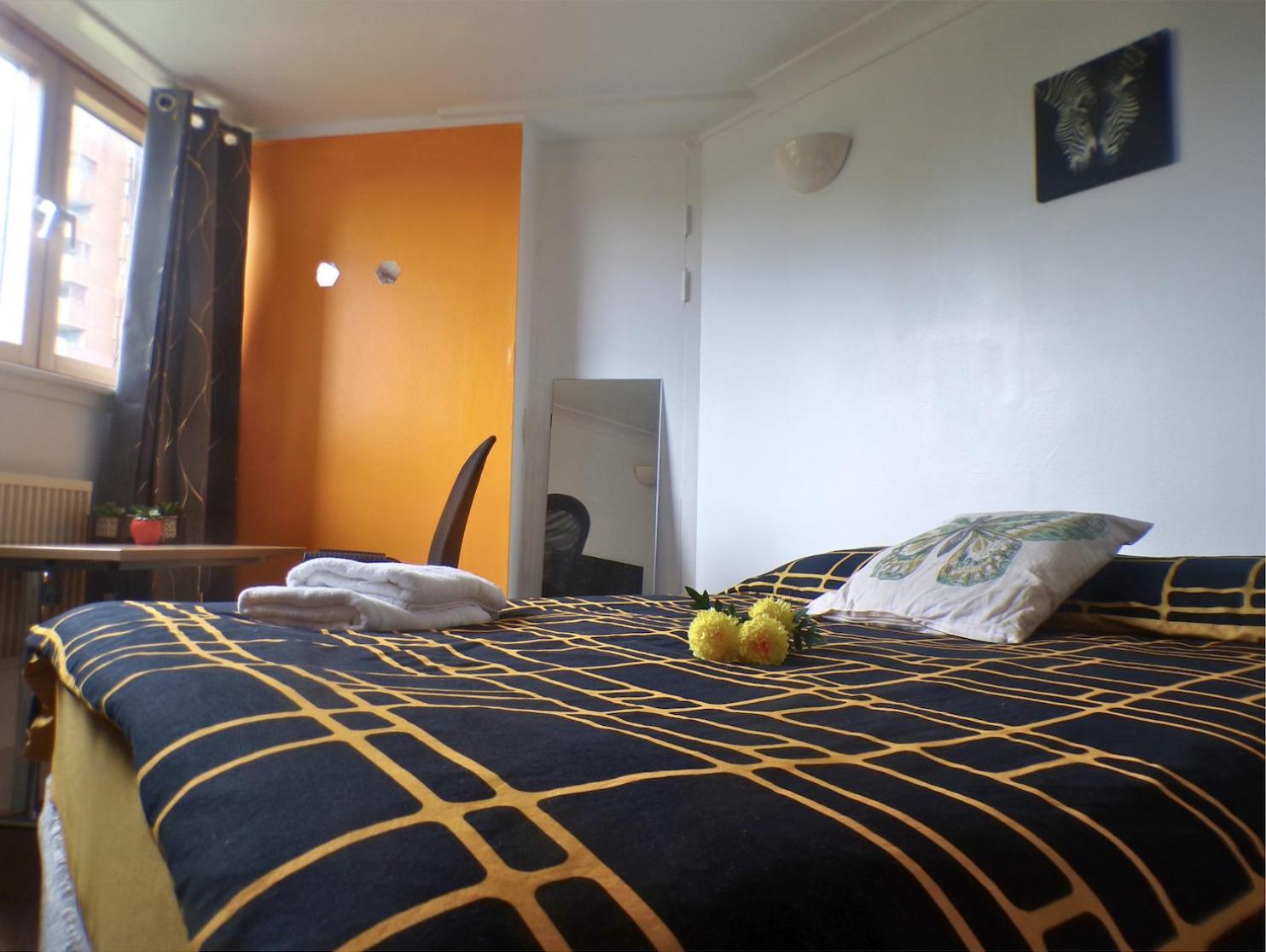 Chelsea - - Elevator Apartment London