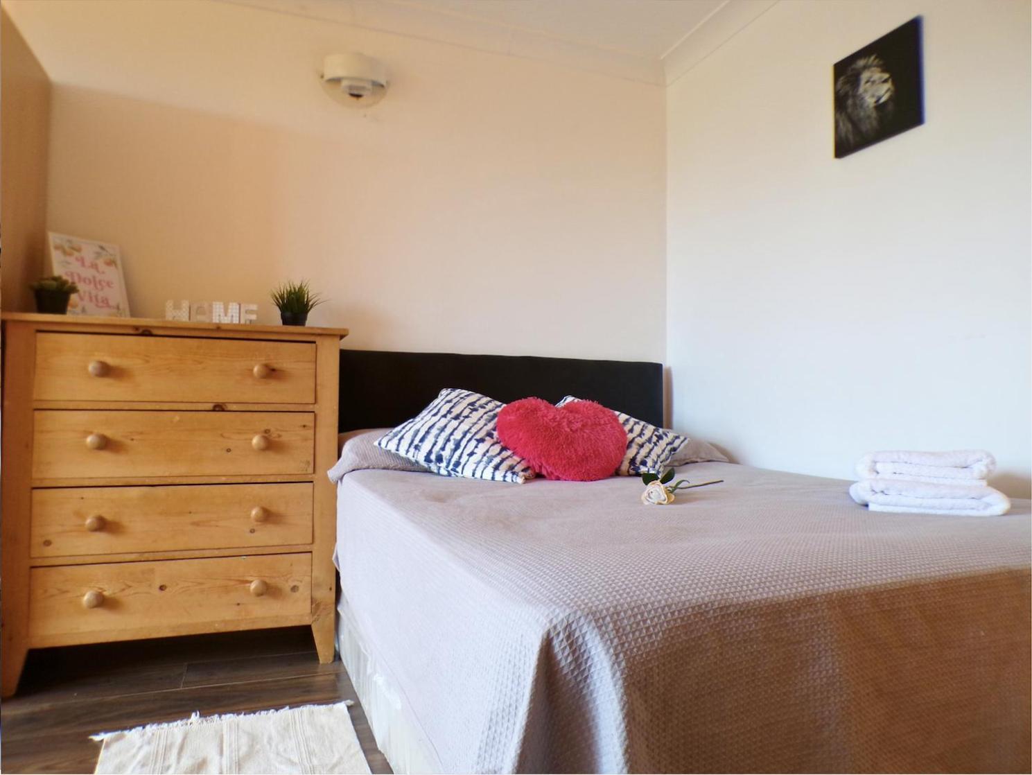 Chelsea - - Elevator Apartment London